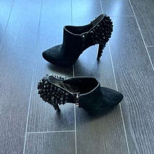 Selling Sam Edelman black suede ankle boots in size 7.5